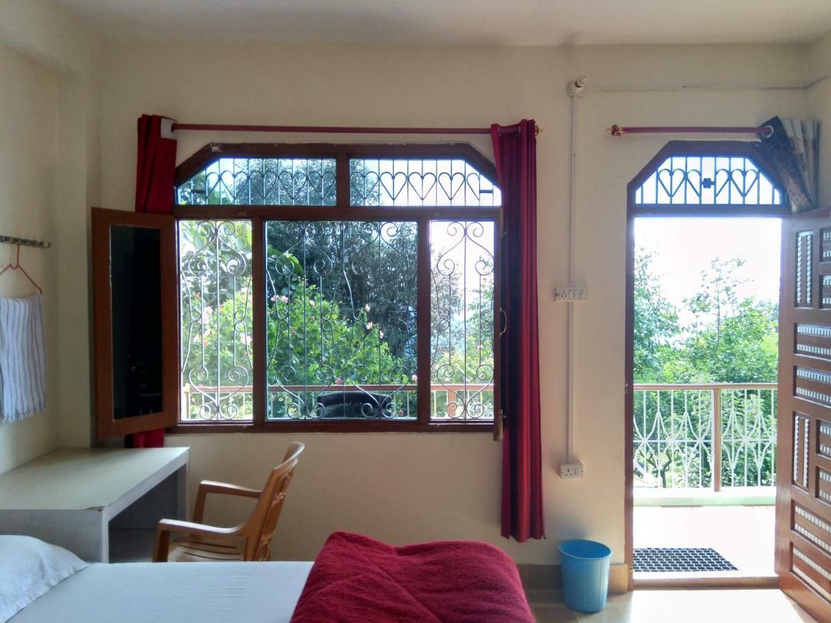 Maa Ananda Mayee Guest House Binsar Exteriör bild